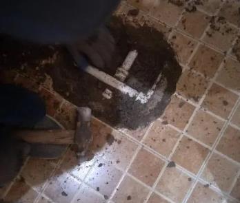 水城卫生间漏水维修公司为您分享下卫生间渗水如何处理及注意事项